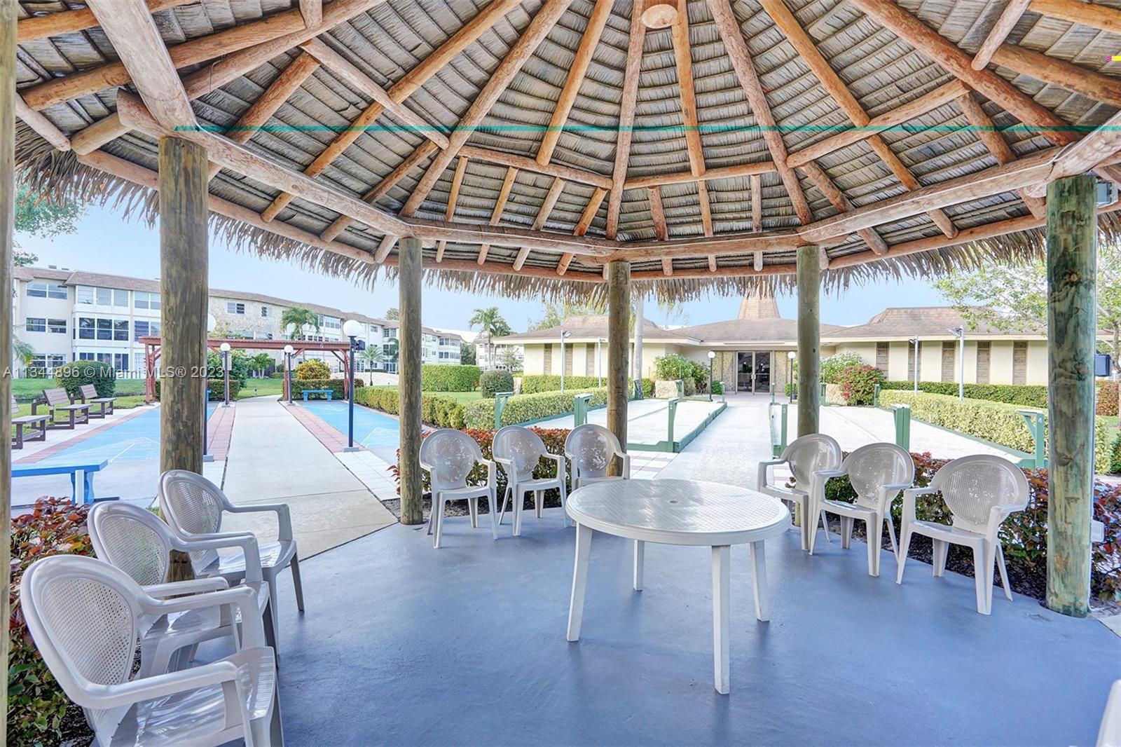 KARISA GARDENS CONDO - Residential