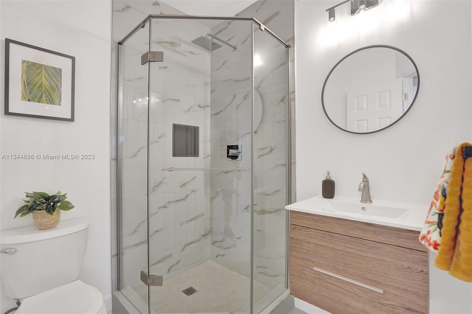 KARISA GARDENS CONDO - Residential