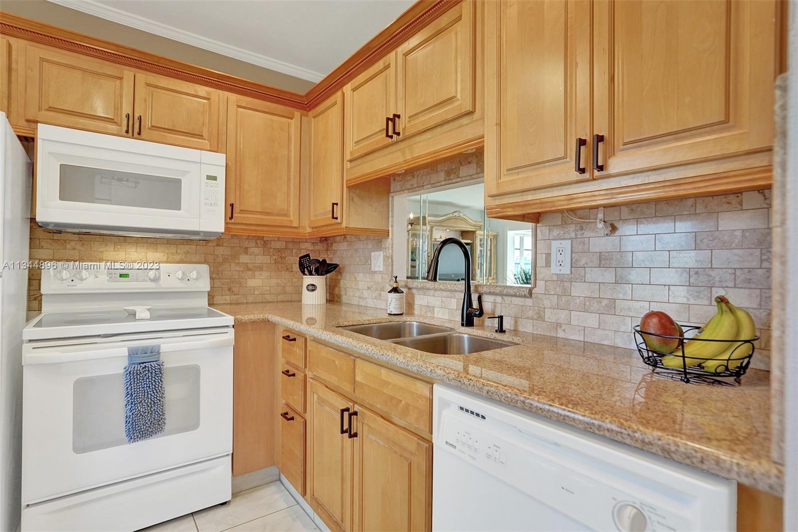 KARISA GARDENS CONDO - Residential