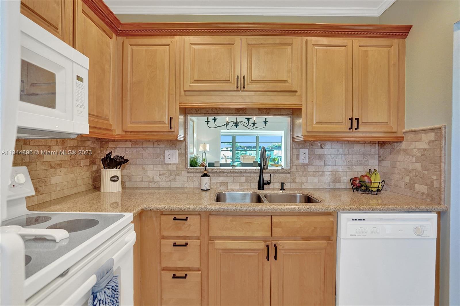 KARISA GARDENS CONDO - Residential