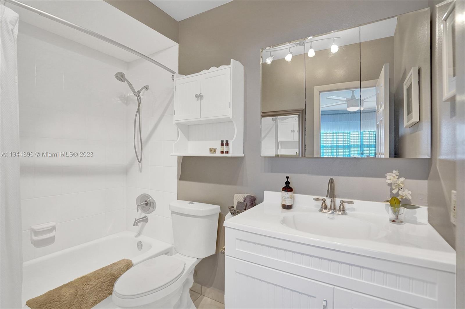 KARISA GARDENS CONDO - Residential