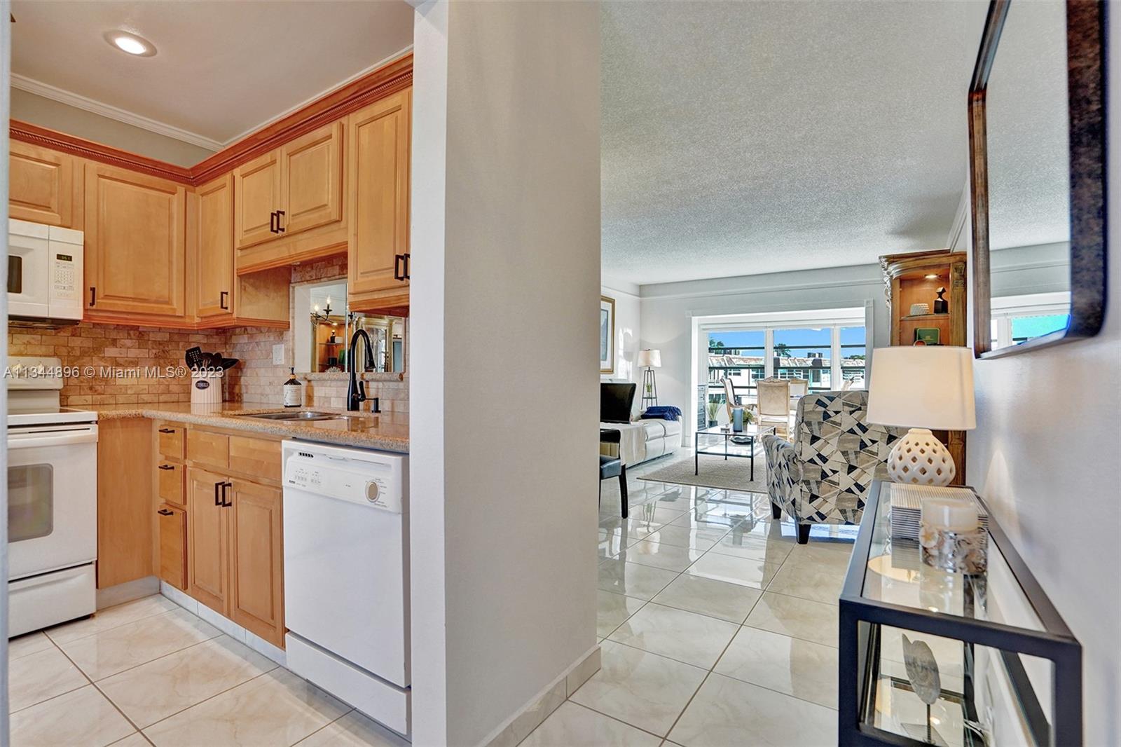 KARISA GARDENS CONDO - Residential