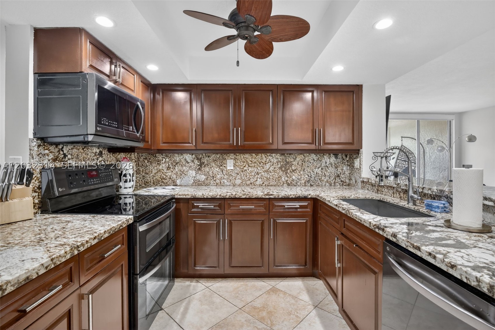 SABAL PALM - Residential