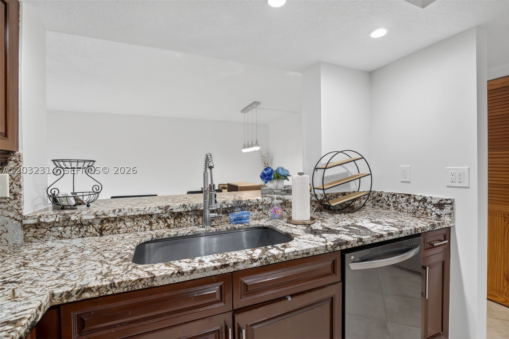 SABAL PALM - Residential