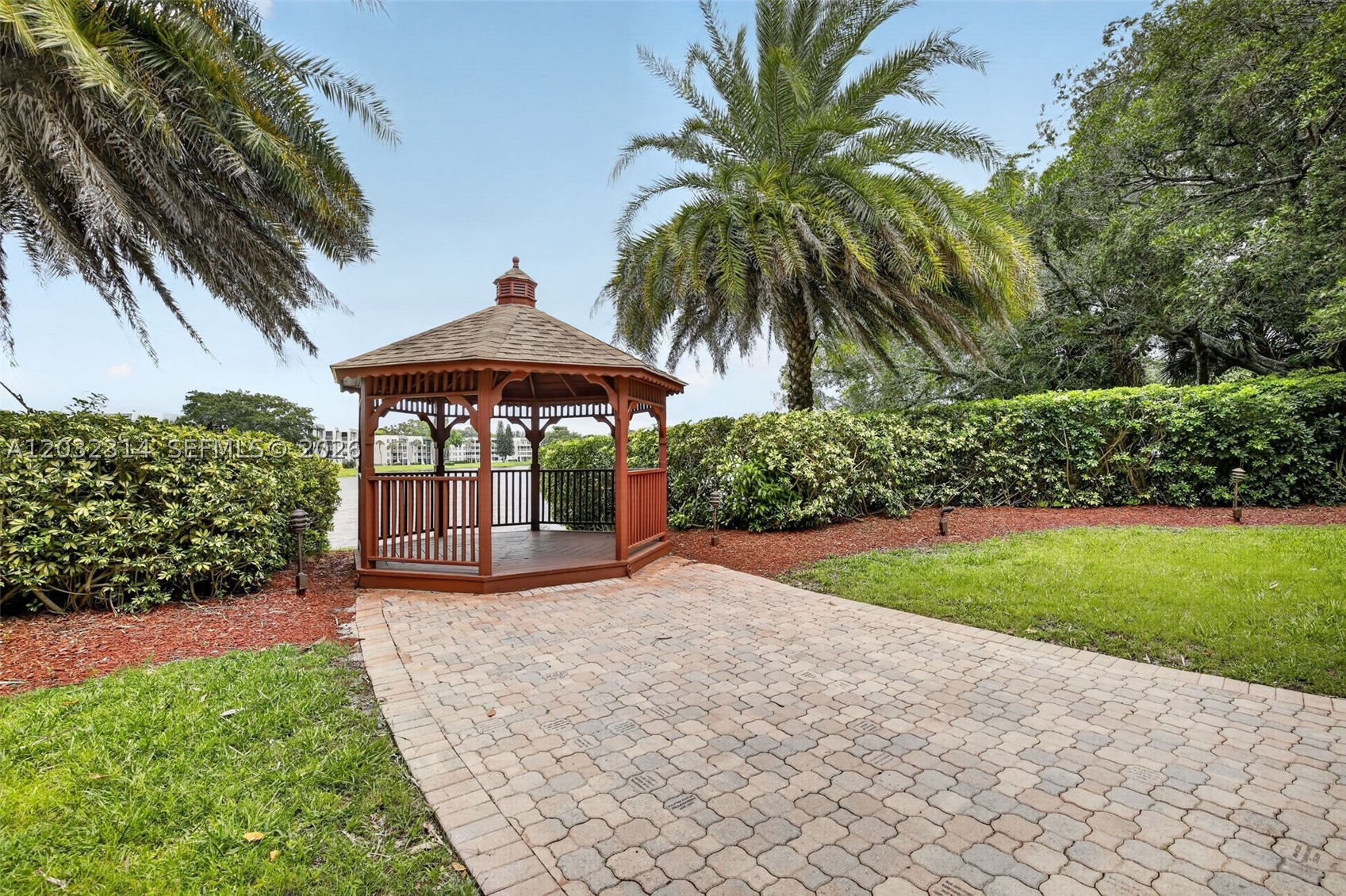 SABAL PALM - Residential