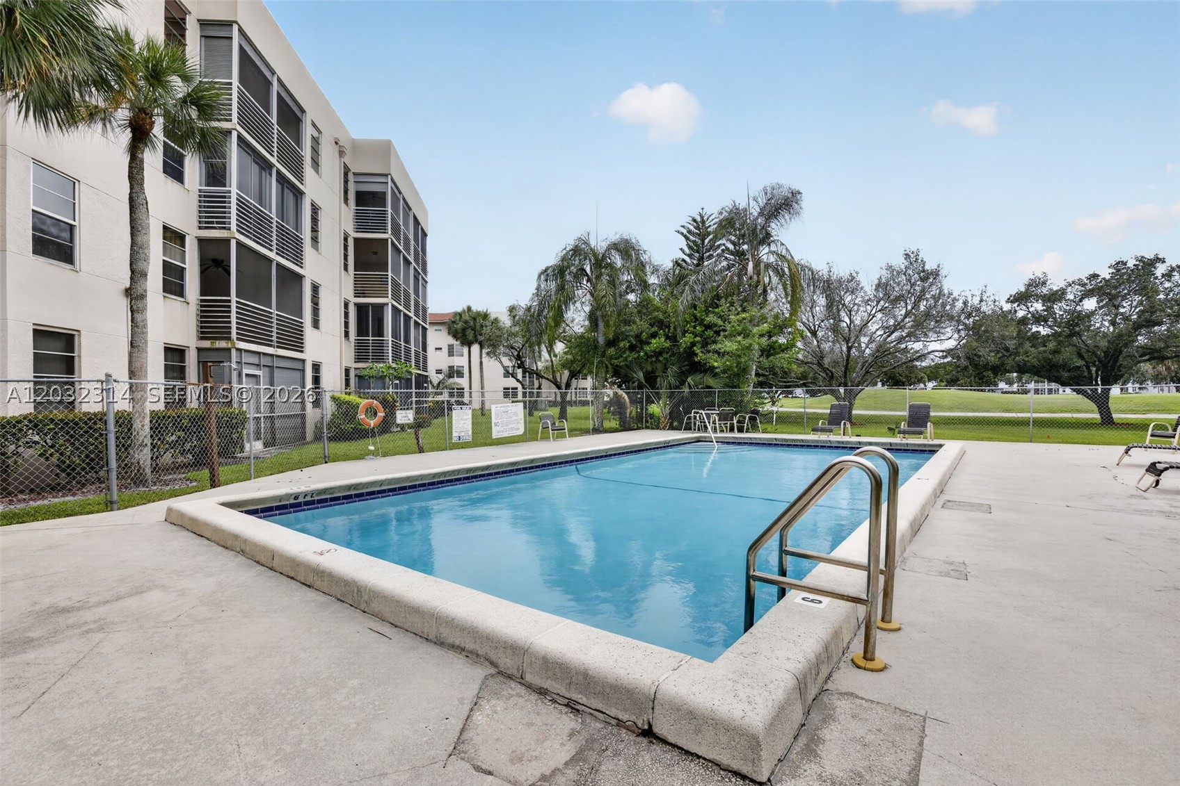 SABAL PALM - Residential