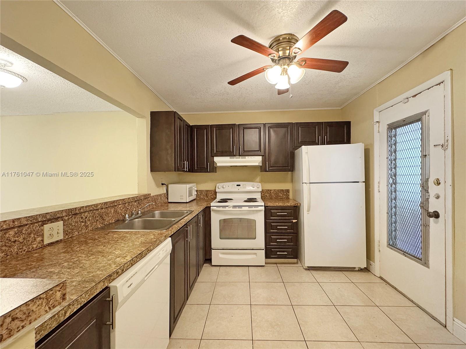 Charming 2/1 Condo with Resort-Style Amenities. This spacious 2-bedroom, 1-bath condo perfectly combines comfort and convenience. The unit features a large walk-in closet, additional closet space, and a relaxing balcony – ideal for unwinding after a long day. The community offers a wide range of resort-style amenities, including a BBQ area, picnic space, clubhouse, gym, tennis court, billiards room, and a stunning pool with a water feature and Polynesian-inspired design. Ideally located in a prime area, the maintenance fee covers water and trash removal. Please note: The association requires a minimum credit score of 620.