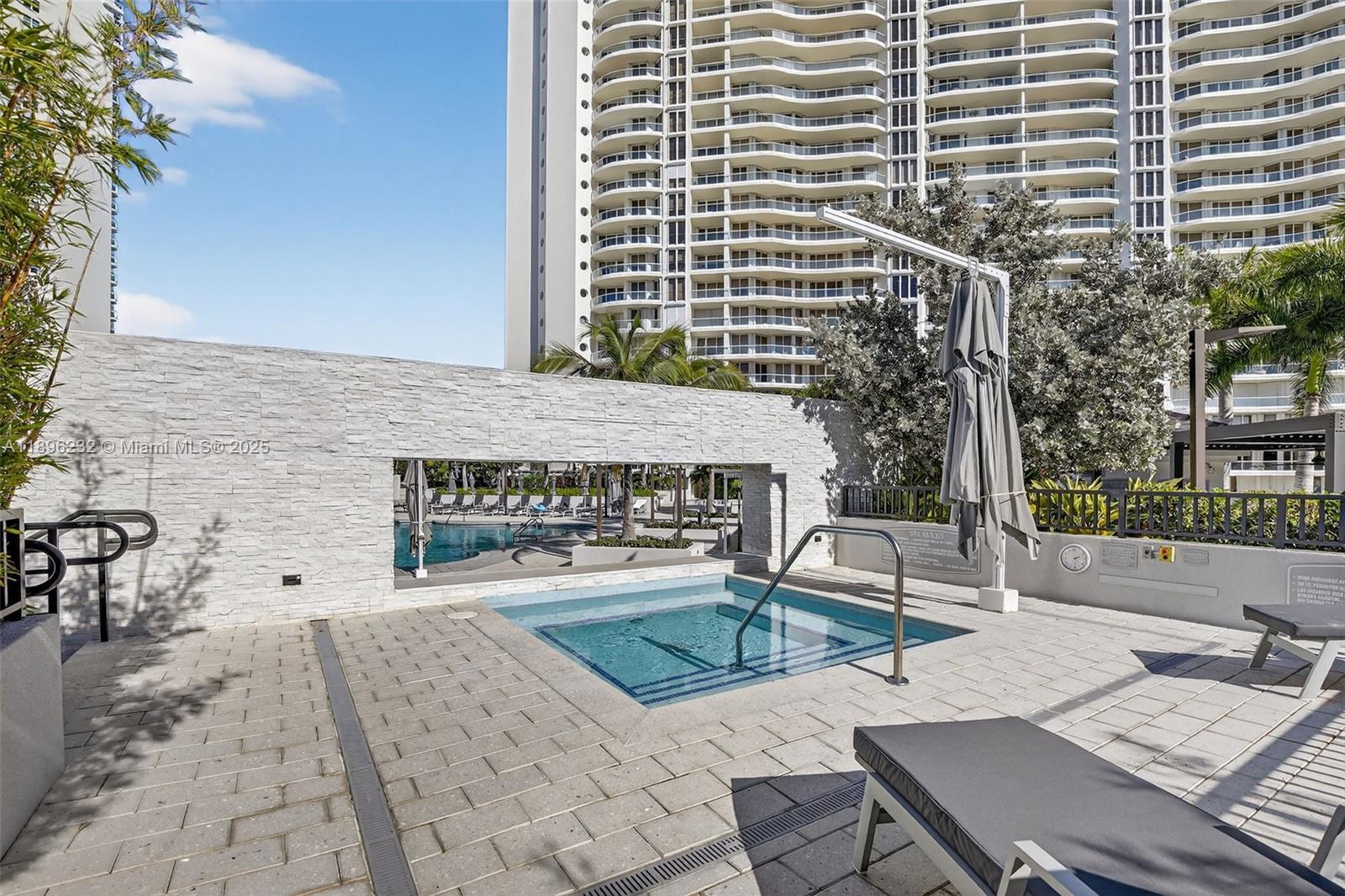 7000 ISL BLVD WILLIAMS IS - Residential