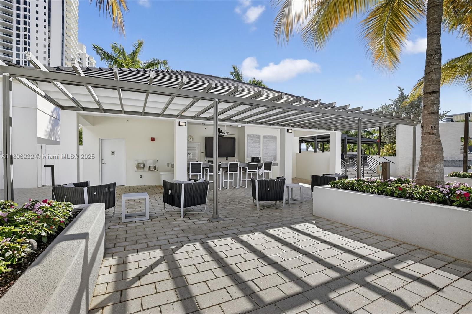 7000 ISL BLVD WILLIAMS IS - Residential