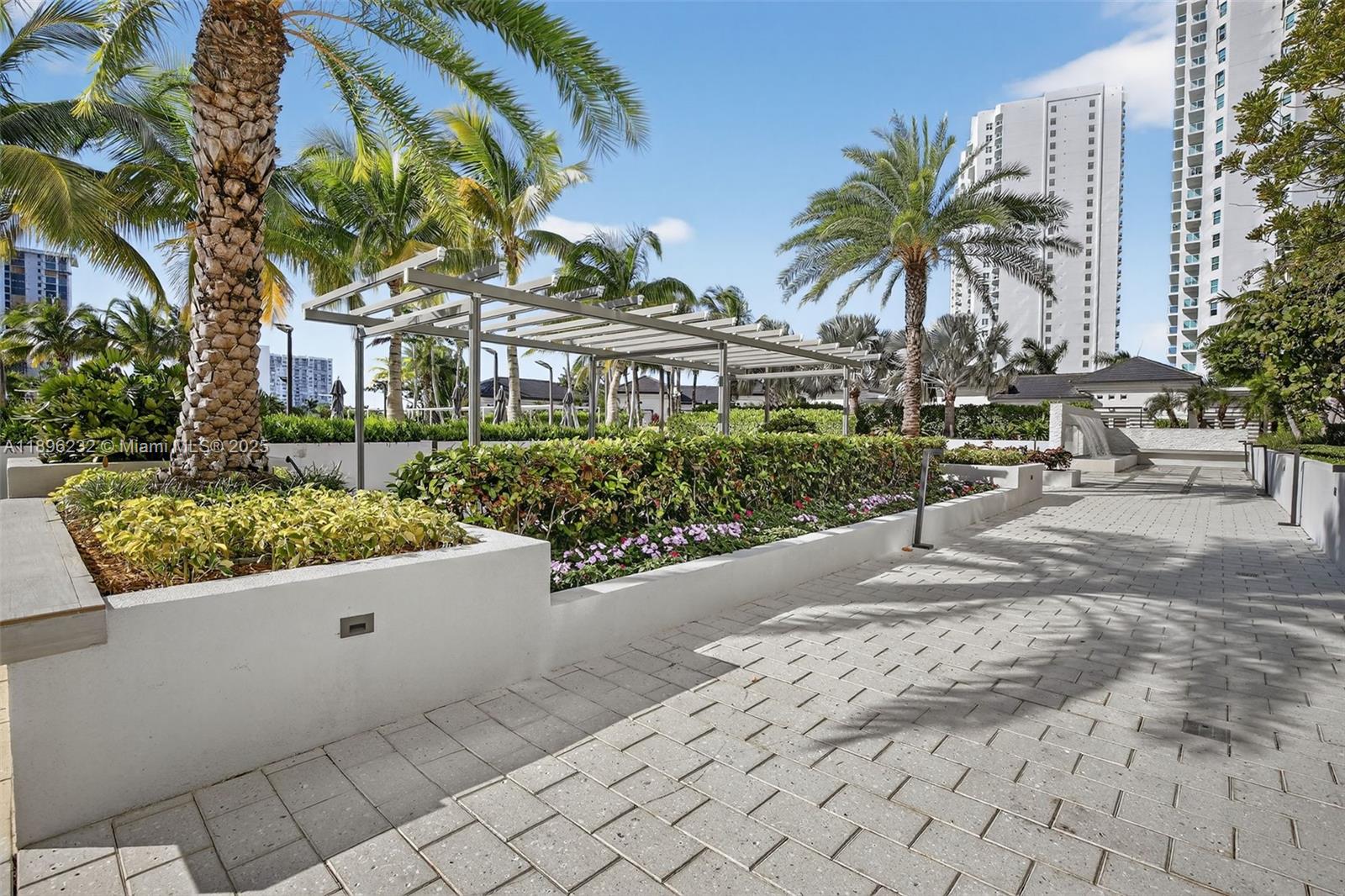 7000 ISL BLVD WILLIAMS IS - Residential