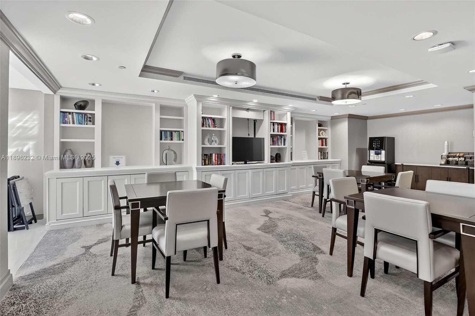 7000 ISL BLVD WILLIAMS IS - Residential