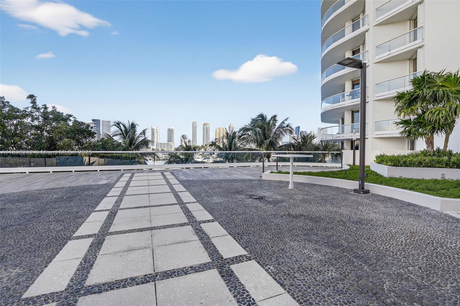 7000 ISL BLVD WILLIAMS IS - Residential