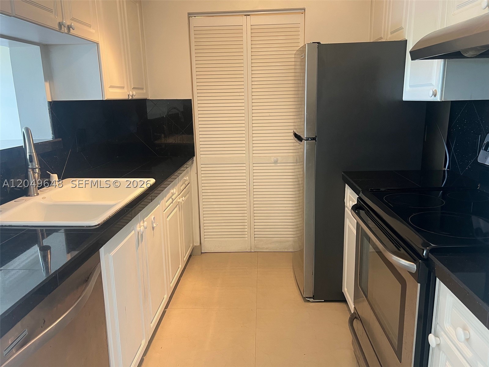 THE YACHT CLUB AT AVENTUR - Residential