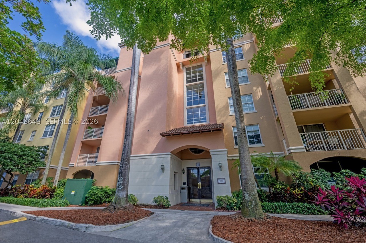 THE YACHT CLUB AT AVENTUR - Residential