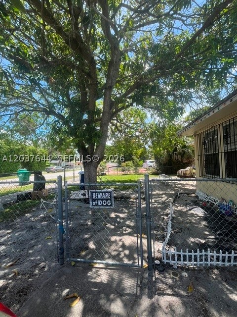 PINE TREE PARK - Residential
