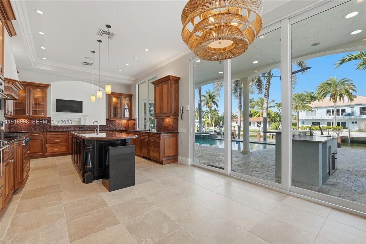 HARBOR VILLAGE - Residential