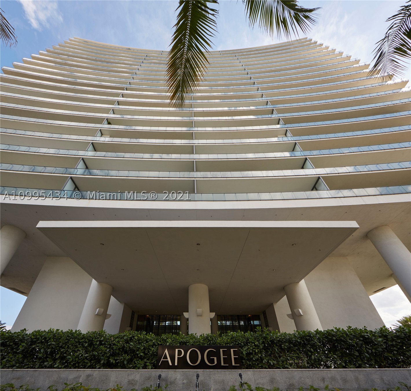 APOGEE CONDO - Residential
