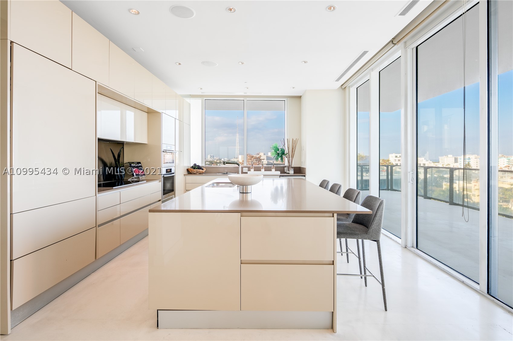 APOGEE CONDO - Residential