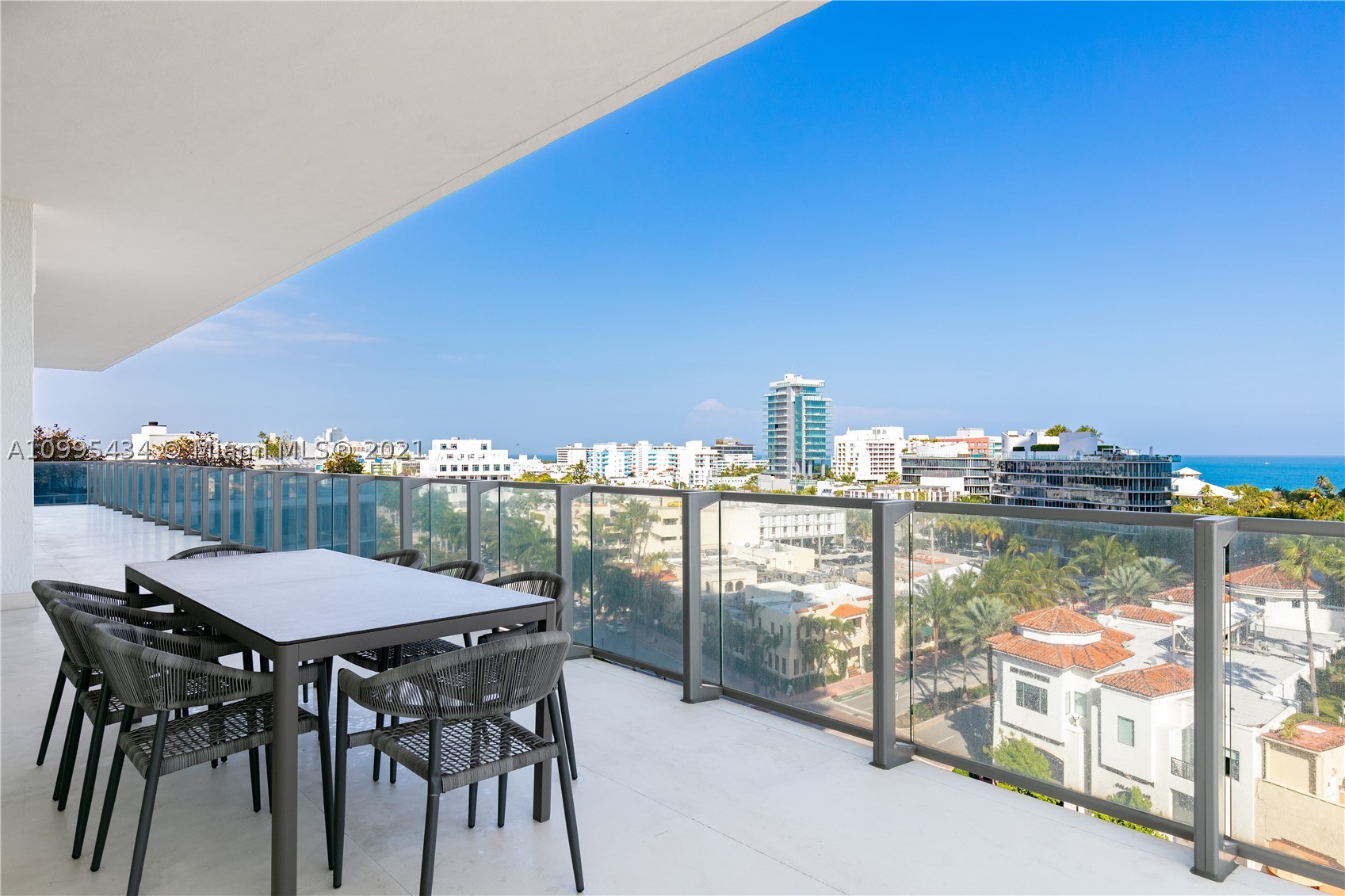 APOGEE CONDO - Residential