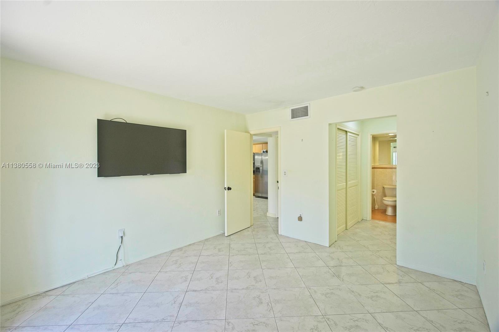 SILVER PALMS AT DADELAND - Residential