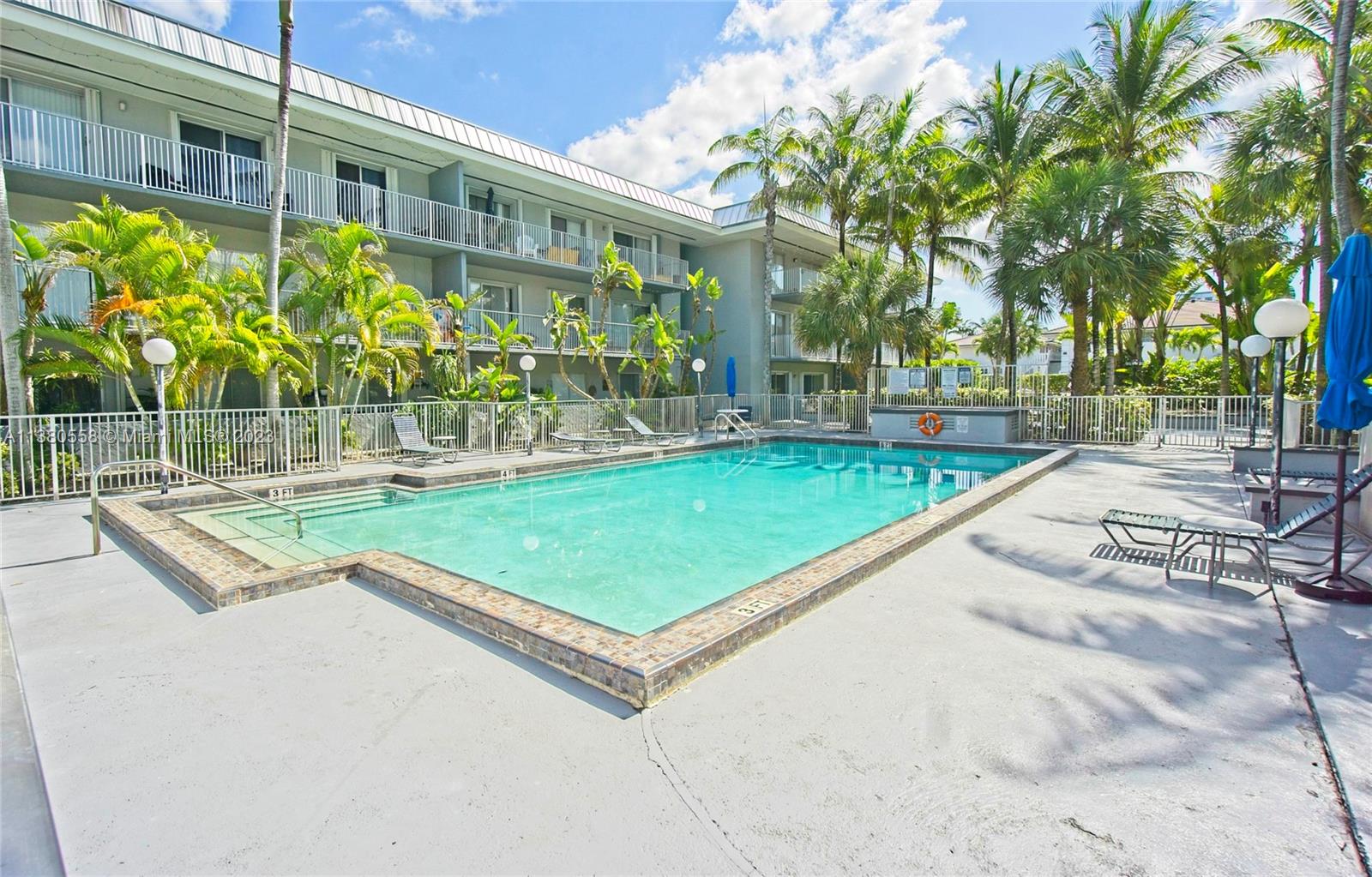 SILVER PALMS AT DADELAND - Residential