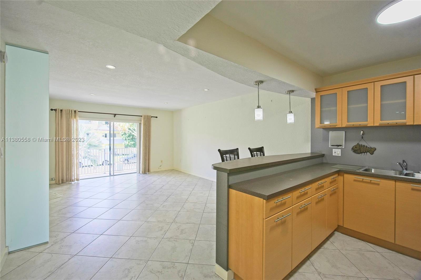 SILVER PALMS AT DADELAND - Residential