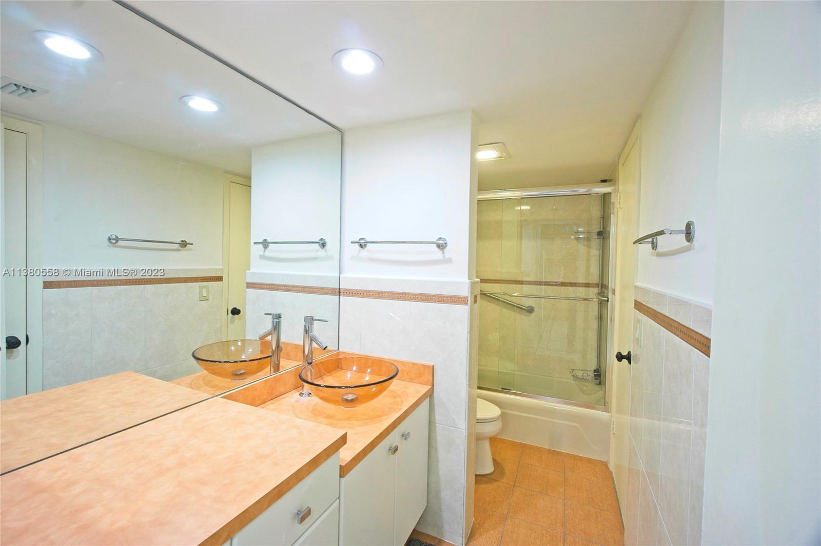 SILVER PALMS AT DADELAND - Residential