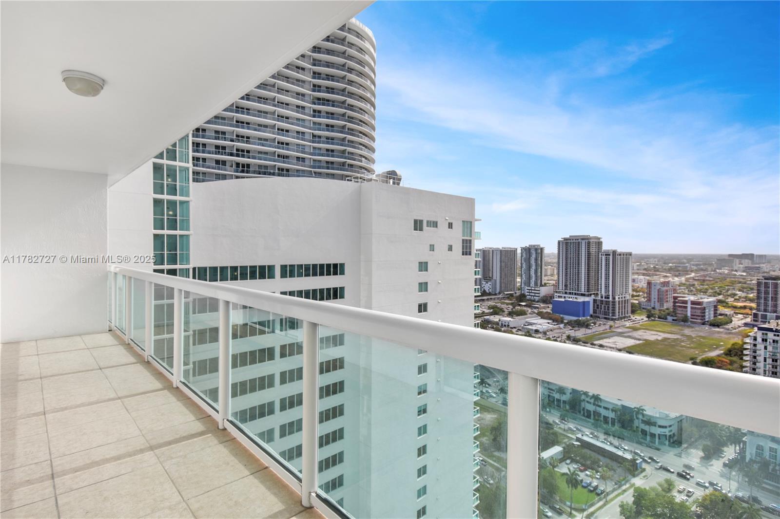 1800 CLUB CONDO - Residential Lease