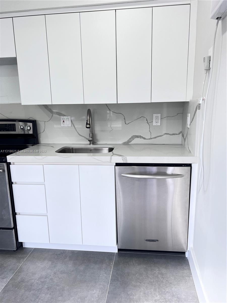 AMD PL BAY RIDGE - Residential Lease