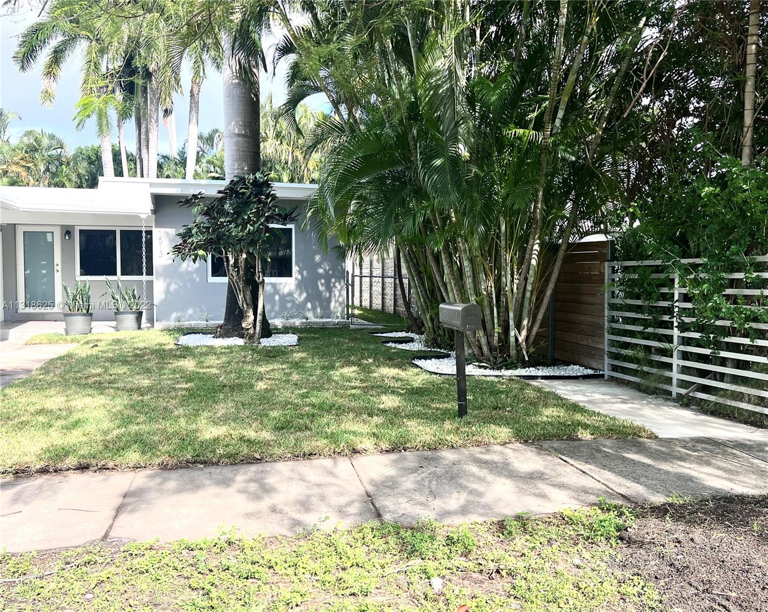 AMD PL BAY RIDGE - Residential Lease