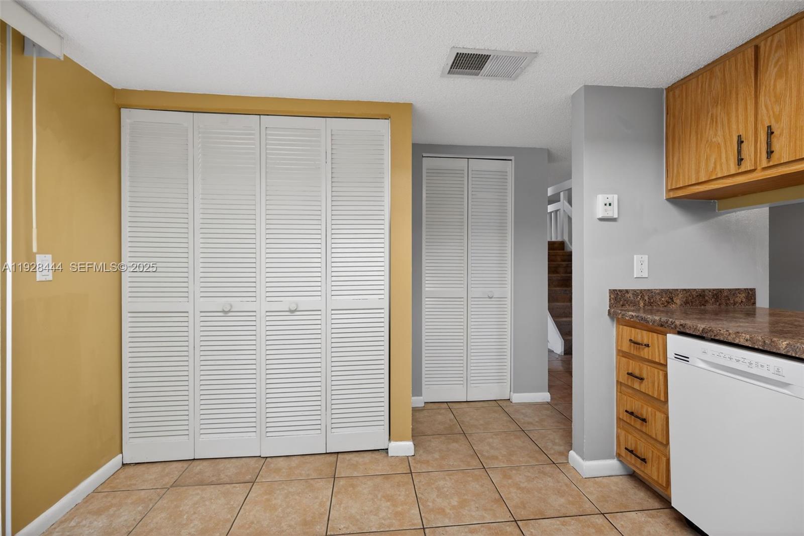 JUPITER VILLAGE TOWNHOMES - Residential