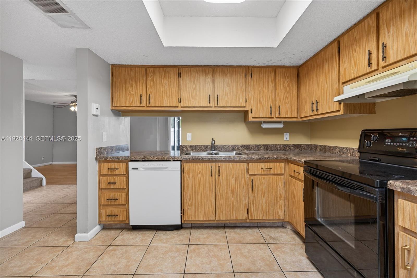 JUPITER VILLAGE TOWNHOMES - Residential
