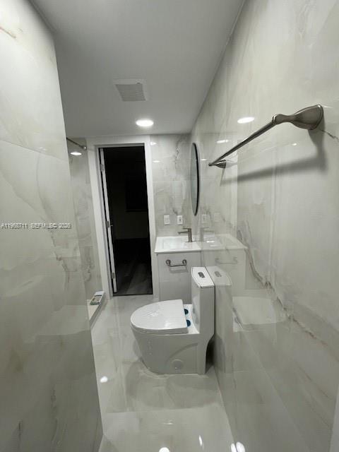LAS VILLAS CONDO - Residential Lease