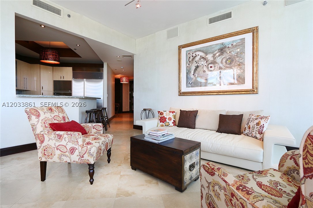CONTINUUM ON SOUTH BEACH - Residential Lease
