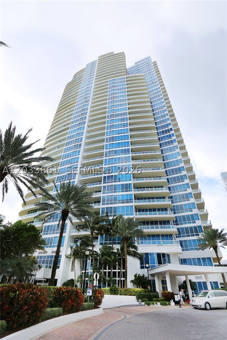 CONTINUUM ON SOUTH BEACH - Residential Lease