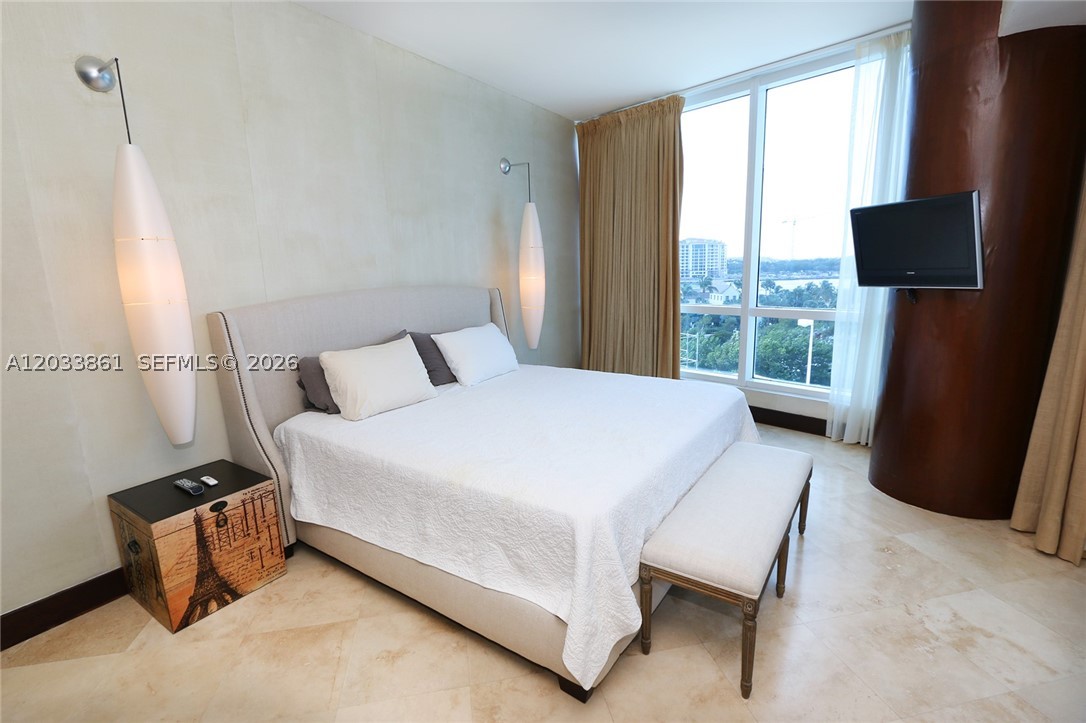 CONTINUUM ON SOUTH BEACH - Residential Lease