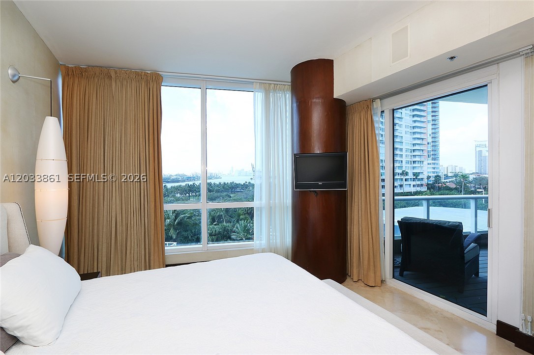 CONTINUUM ON SOUTH BEACH - Residential Lease