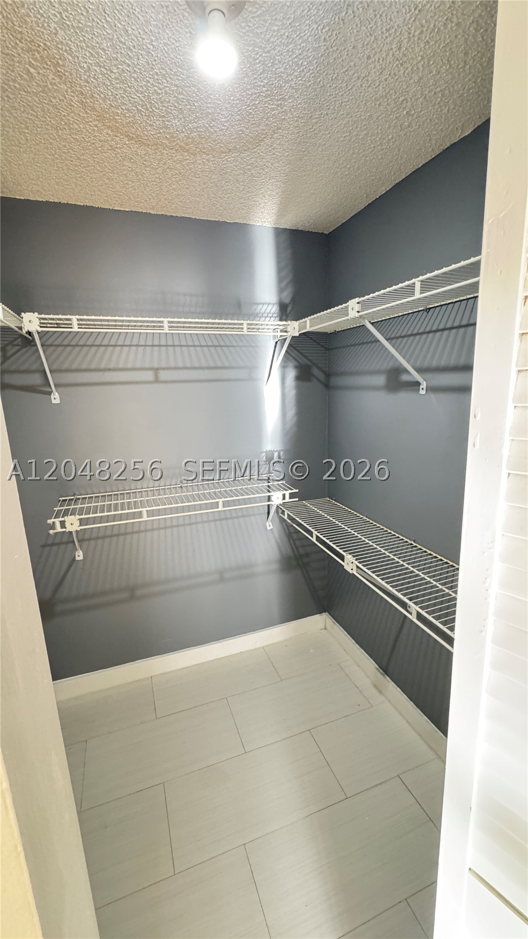 LAKEWOOD ON THE GREEN CON - Residential Lease