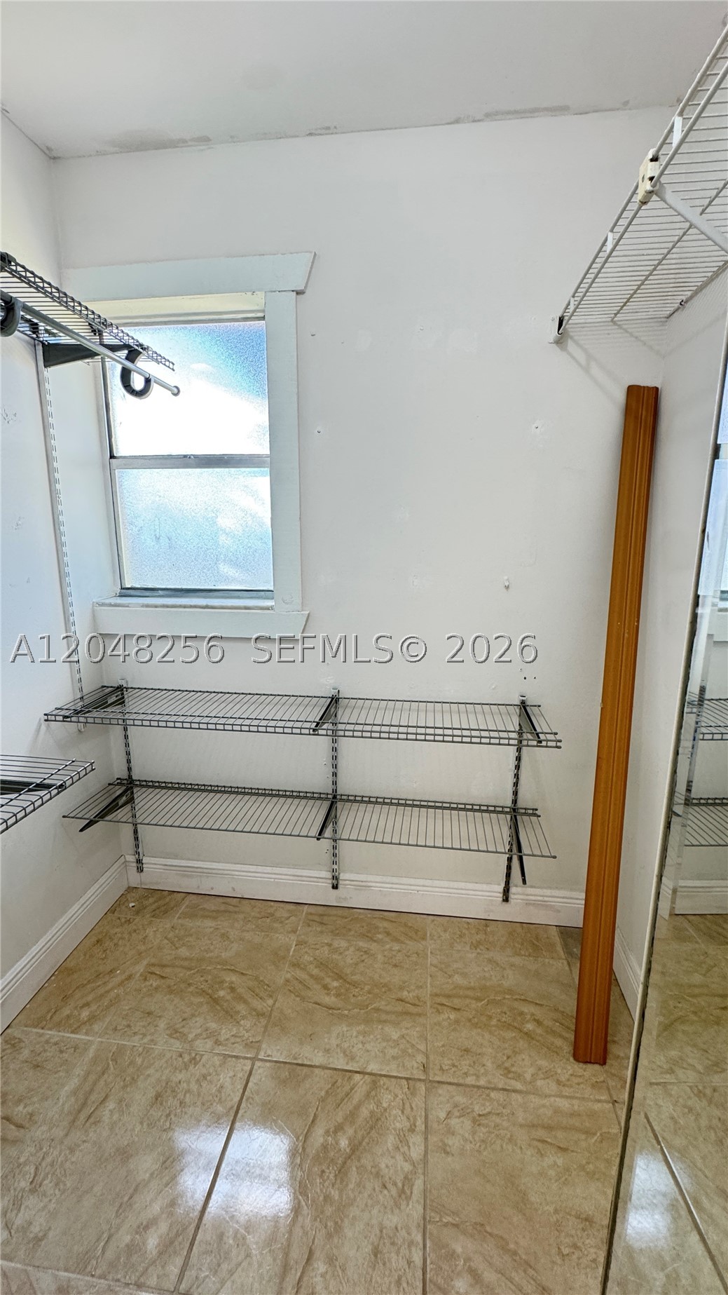LAKEWOOD ON THE GREEN CON - Residential Lease