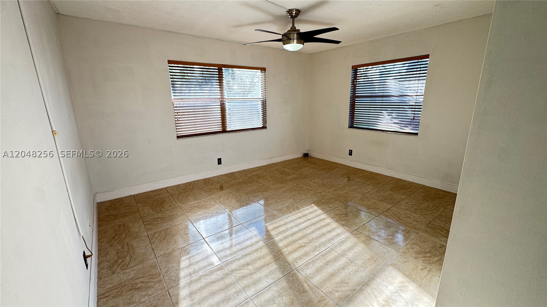LAKEWOOD ON THE GREEN CON - Residential Lease