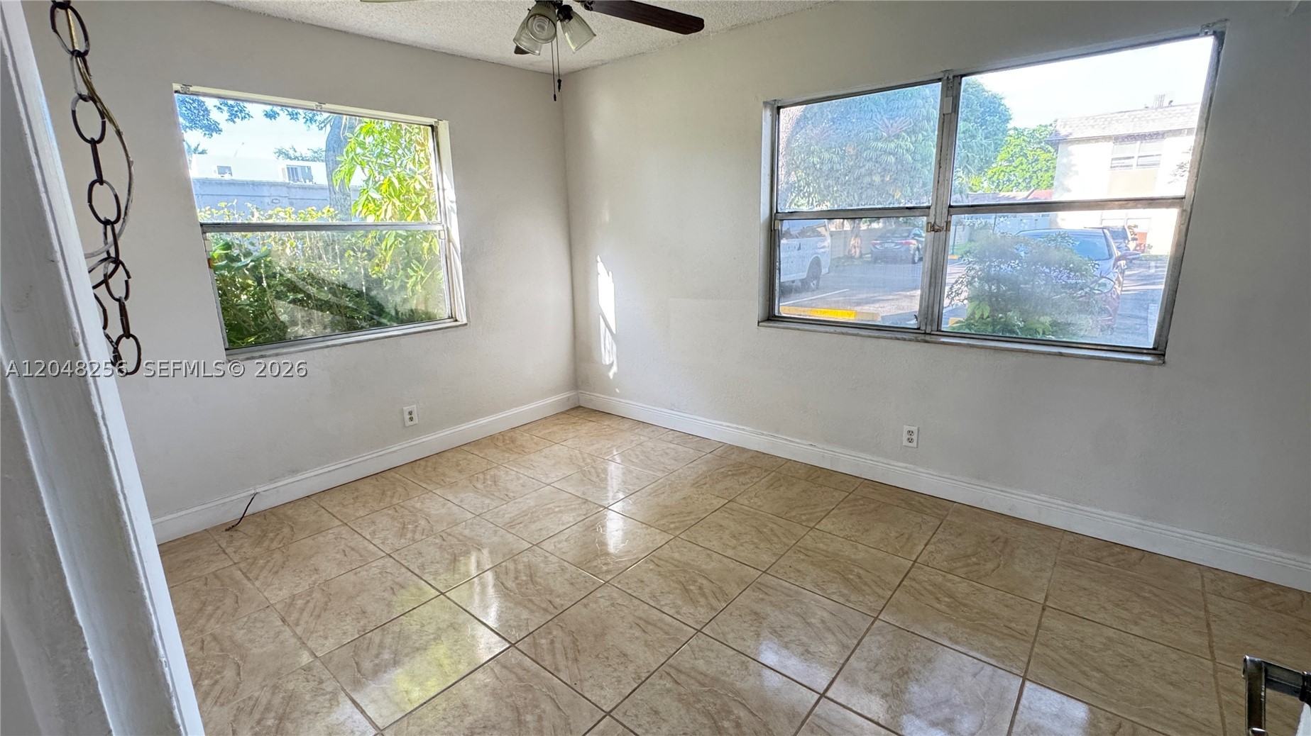 LAKEWOOD ON THE GREEN CON - Residential Lease