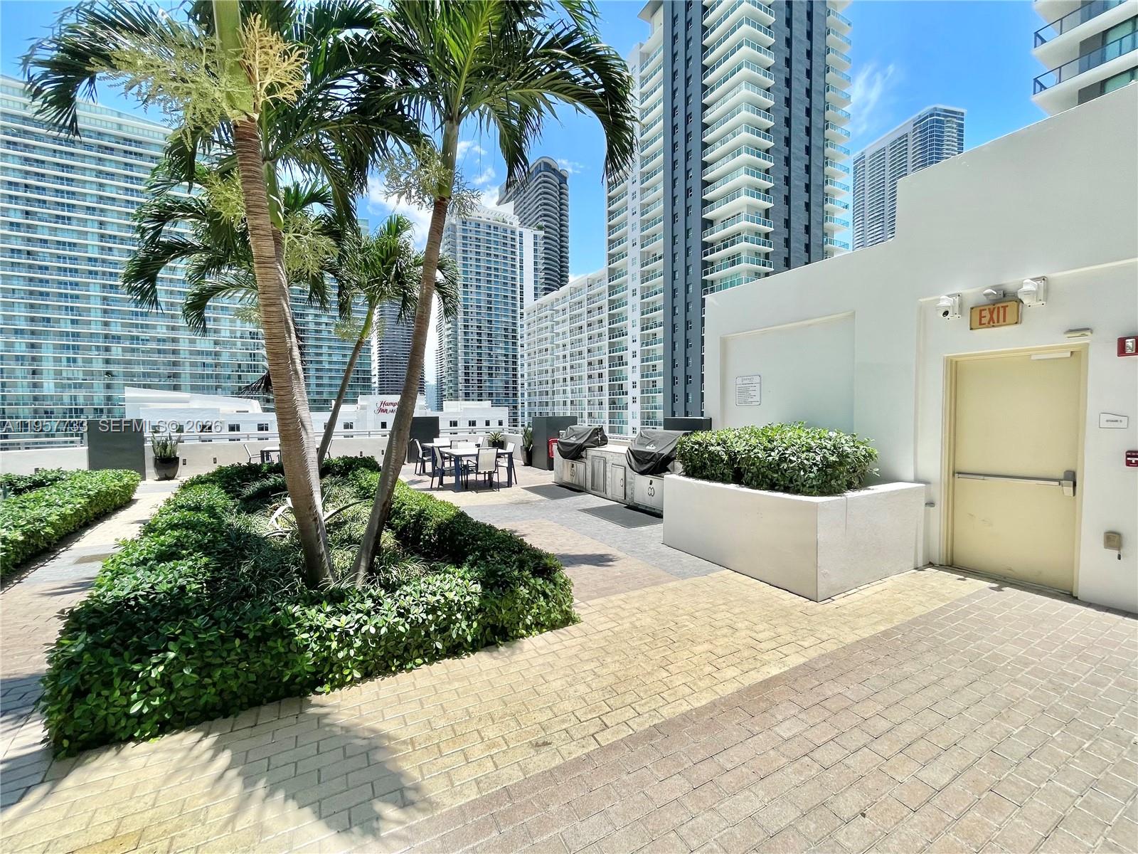 INFINITY AT BRICKELL COND - Residential