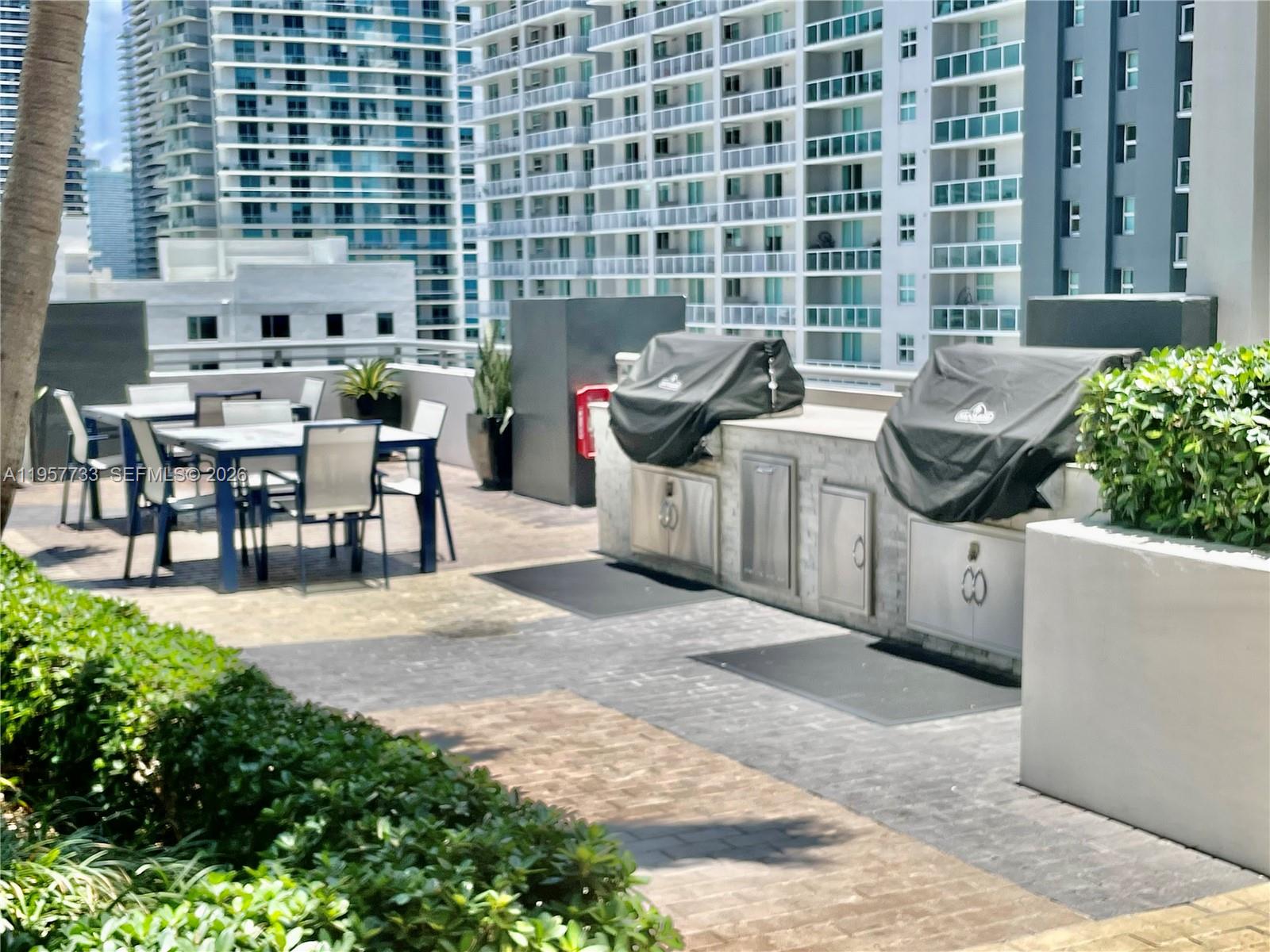 INFINITY AT BRICKELL COND - Residential