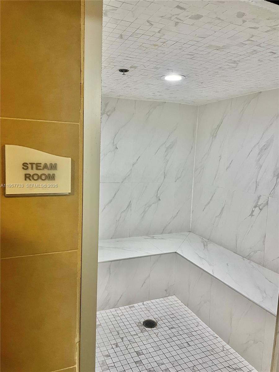 INFINITY AT BRICKELL COND - Residential