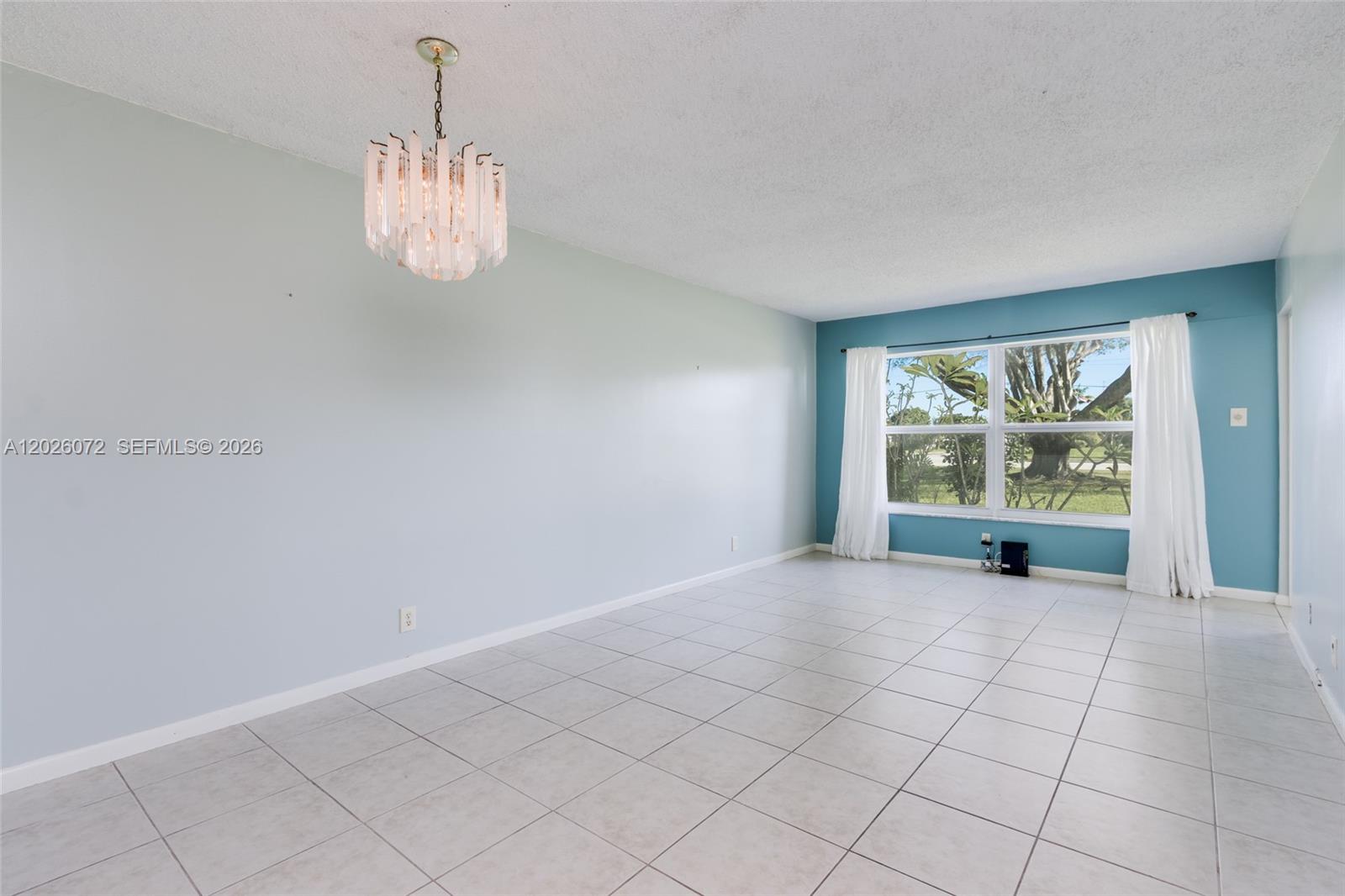ORIOLE GOLF & TENNIS CLUB - Residential