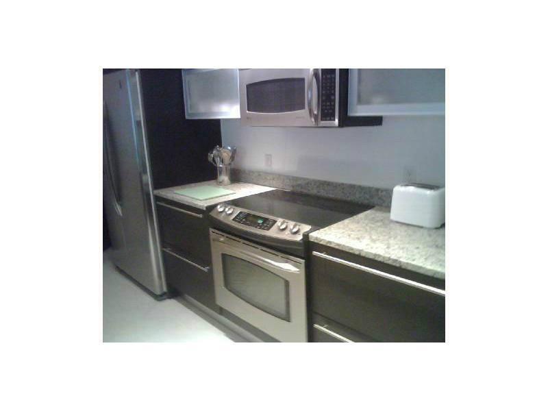 THE PLAZA BRICKELL - Residential Lease