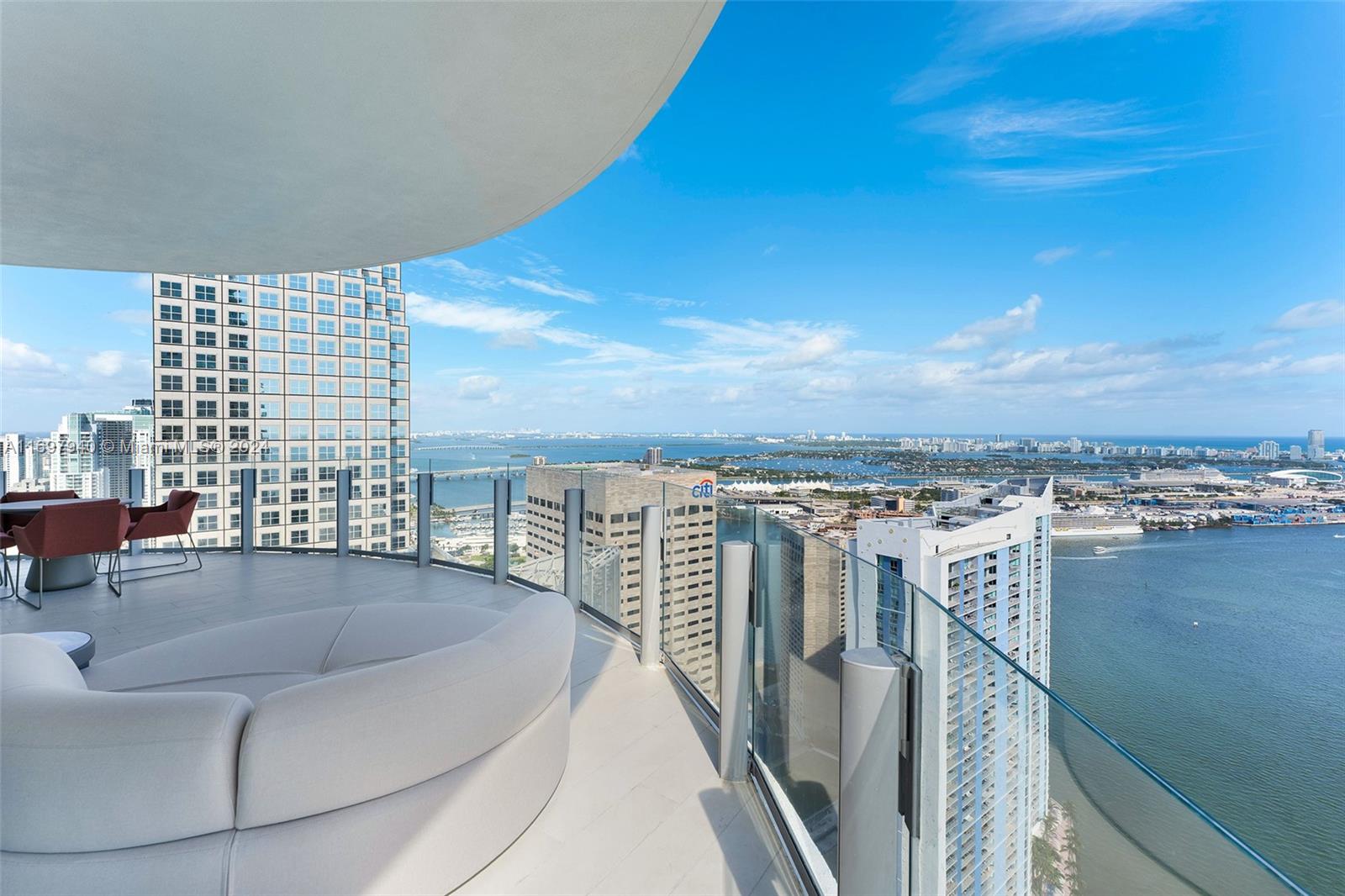 ASTON MARTIN RESIDENCES - Residential