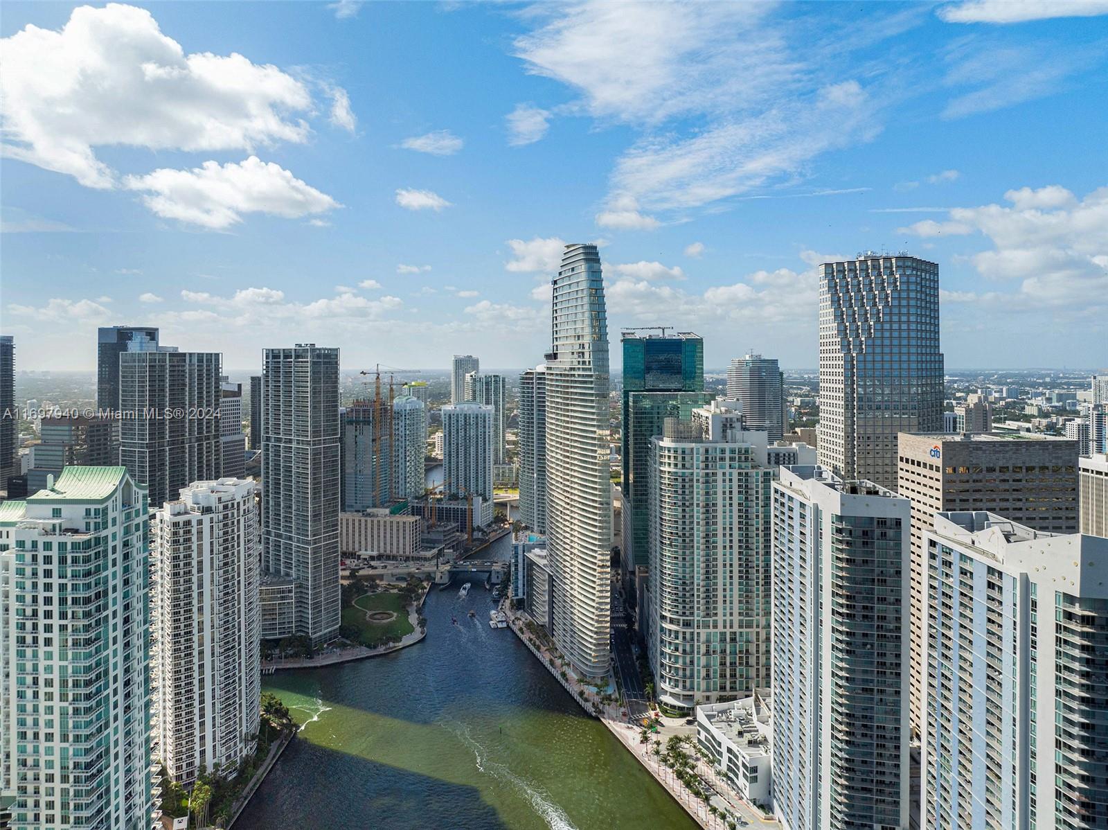 ASTON MARTIN RESIDENCES - Residential