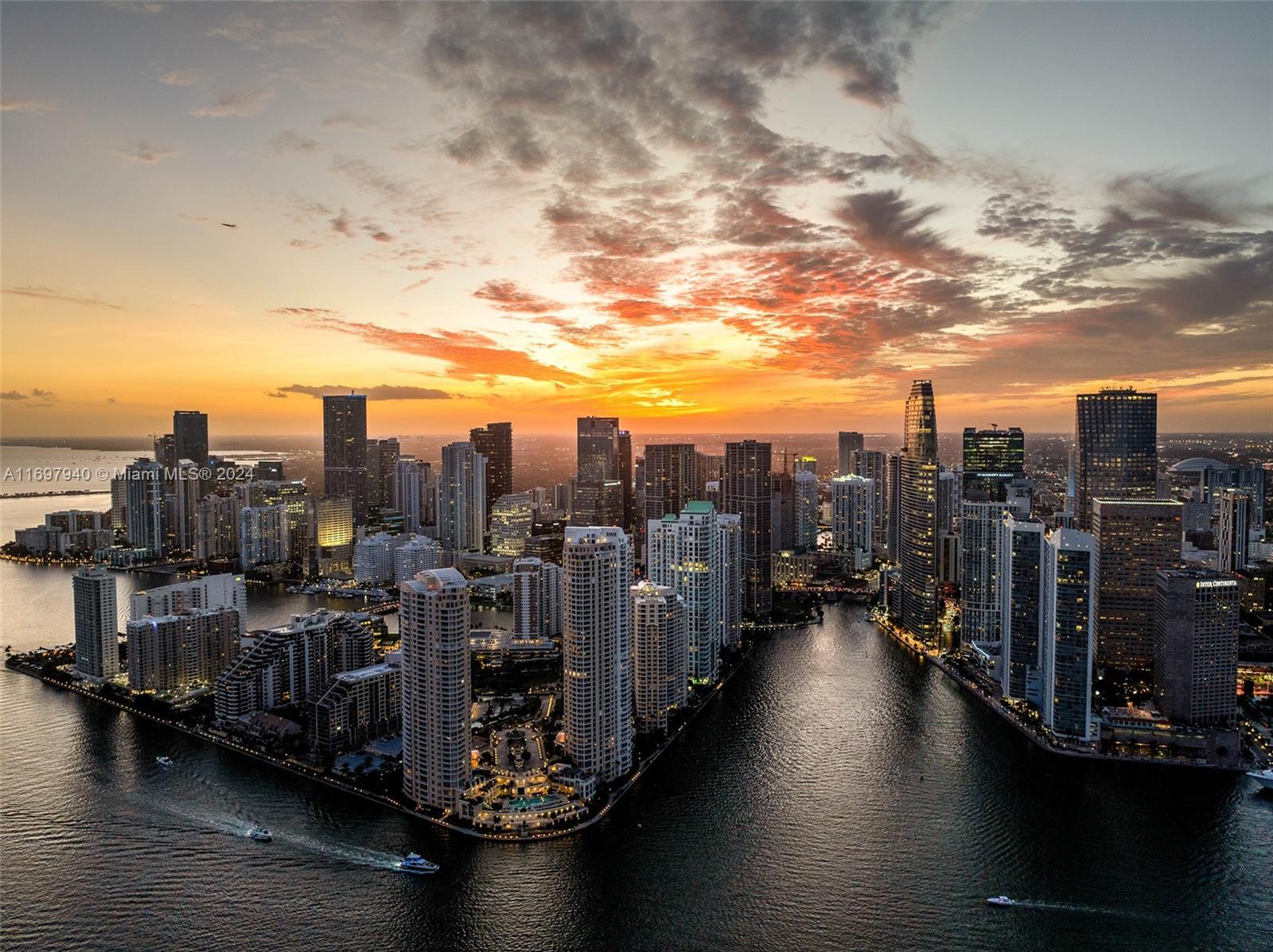 ASTON MARTIN RESIDENCES - Residential