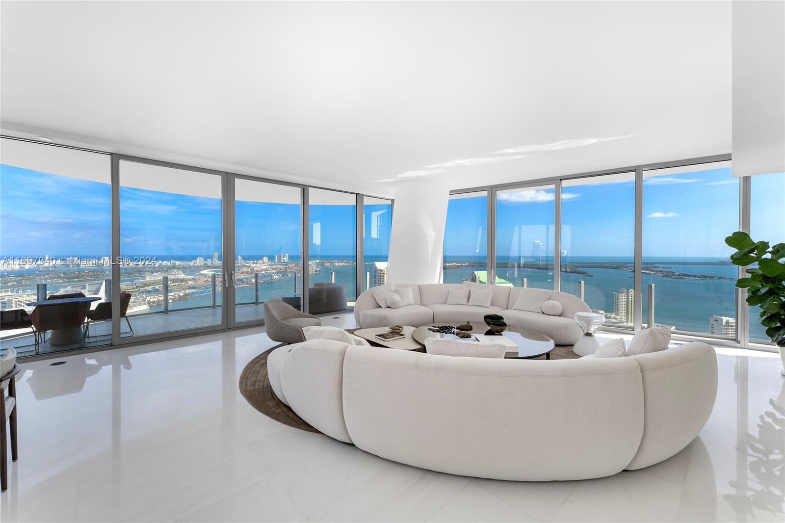 ASTON MARTIN RESIDENCES - Residential